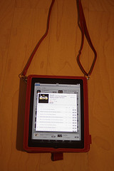 iPad　ケース　Simplism　ショルダーレザー　ディープレッド　