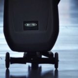 スーツケースとキックボードのハイブリッド　マイクロラゲッジ (Micro Luggage)