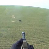 ヘリコプターからのイノシシ射撃ビジネス1時間8万5000円