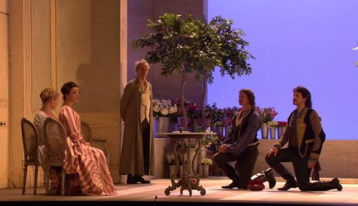 人生初オペラ「コジ・ファン・トゥッテ」新国立劇場のプロセニアム @ariorio