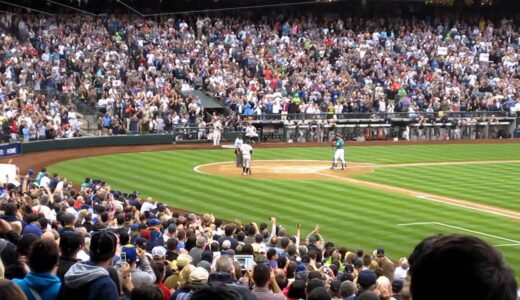 イチローのボウイング（日本流のお辞儀）にマリナーズのファンがスタンディングオベーション