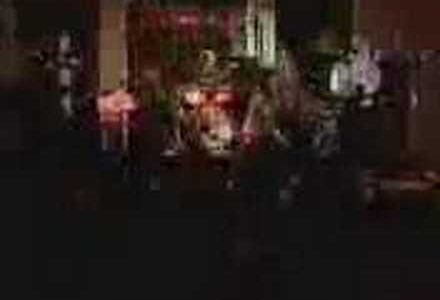 ジャーニーのボーカルのQueenメドレー