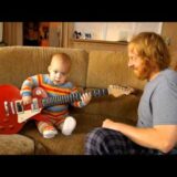 rocksmithでギターを弾く、驚くべき赤ちゃん！