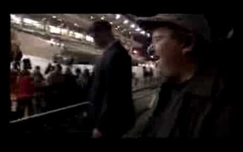 Slacker Uprising　マイケル・ムーアの新作　大統領選に影響を？