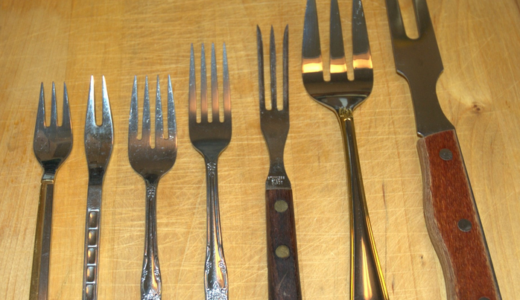 イタリアのパスタがフォークの歯を４本にさせた【書籍】「フォークの歯はなぜ4本になったか」ヘンリー・ペトロスキー