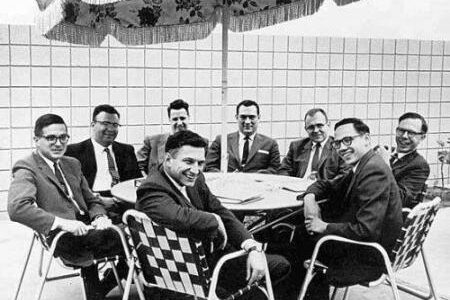 インターネット史: ライバルを成長させるシリコンバレーの生態系 裏切りと親殺しのシリコンバレーの流儀