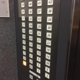 【驚愕！】エレベーターのUIデザイン！これは4進法のエレベーターだ！