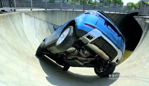 レンジローバーのすさまじいパフォーマンス動画