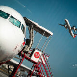 燃油サーチャージとは？原油価格が50ドルを切っているのになぜ撤廃されないのか？