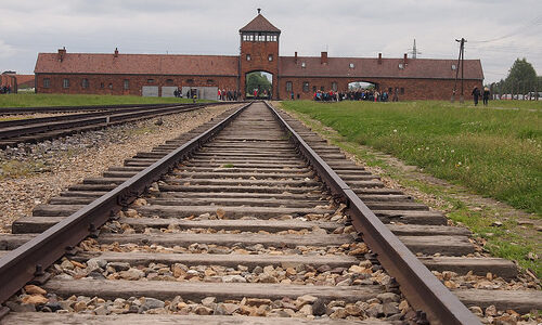 あのドイツの戦後補償でも 総合計1043億マルク 約7.3兆円