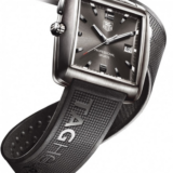 錦織圭の左手 タグホイヤー・プロフェッショナル スポーツウォッチ