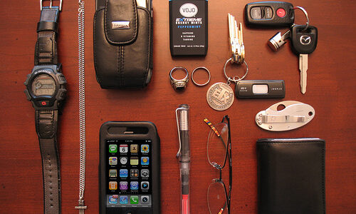 Apple Watchのアクティブ使用時間ゲーム等のプロセッサーを多用するアプリを2.5時間、標準的アプリを3.5時間、バックグラウンドのフィットネストラッキングを4時間、Appleの目標値は19時間