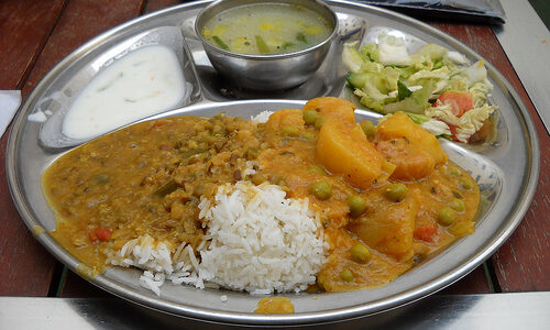 幸せホルモン「セロトニン」はカレーを食べて腸から吸収せよ！