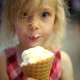 政府、子育て給付金 2015年度、1人3,000円に調整ってバカにしてるんじゃない？