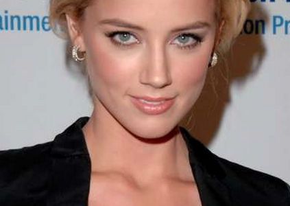 アンバー･ハード、婚約者ジョニー・ディップとラブラブ来日!「チャーリー･モルデカイ 華麗なる名画の秘密」と出演作品トレイラー