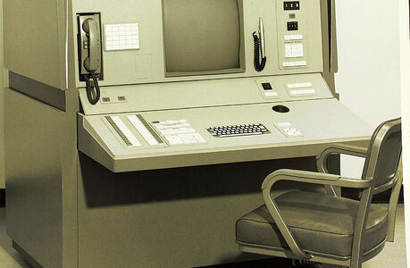 初心者プログラマーのジレンマがわかった！プログラムに「変数」とか「引数」とかの「日本語」いらないし！