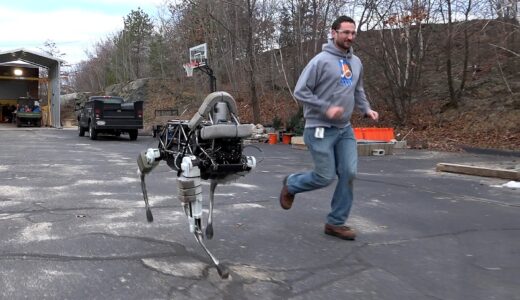 Google傘下BostonDynamicsがすこしだけ可愛いSPOT犬を公開！