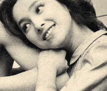 昭和の美女、現代の美女をモノクロレトロ比較♡佐々木希さんでしょうか？