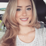 巨人の試合が思わず見たくなる！金髪美人妻　ローレン・マイコラスさん♡