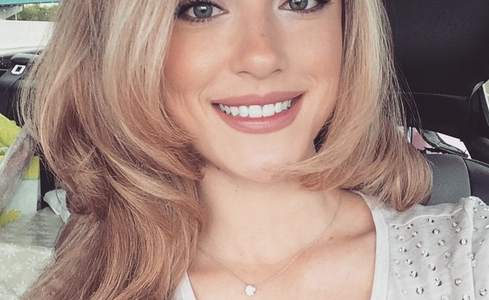 巨人の試合が思わず見たくなる！金髪美人妻　ローレン・マイコラスさん♡