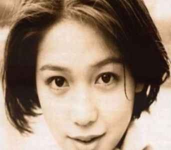 この美女、どなたでしょうか？黒柳徹子さん？満島ひかりさん？いいえ、ひし美ゆり子さんです♡