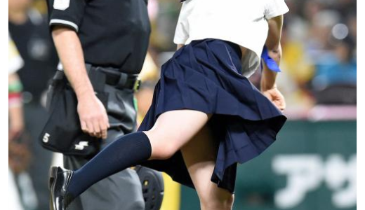 セーラー服でノーバン投球 橋本環奈『ノーバン』『ノーパン』どちらも和製英語 ノーパン考現学