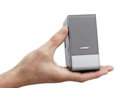 BOSE M2 Computer MusicMonitor デスクトップにおけるスピーカーを物色中