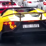 炎上したり、爆音だったりの ランボルギーニ・アヴェンタドール