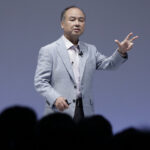 ソフトバンク株がストップ高、7年ぶり上昇率-過去最大の自社株取得