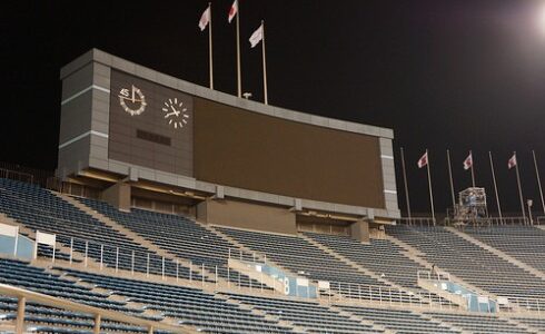そもそも誰が、こんな五輪を招致したんだろう？【東京五輪】新国立競技場にまたまた問題発生 聖火台が設置できない!?