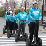 セグウェイに乗れる – 東京都の二子玉川で公道走行の実証実験 未だに19世紀の『赤旗法』時代