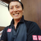 ユニクロの錦織選手2016全仏モデル…なのに、ユニクロのタグがついたままですよと指摘される。 えー！