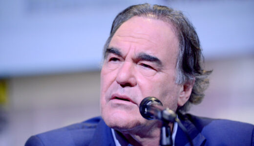 「ポケモンGOは監視資本主義だ」 オリバー・ストーン監督