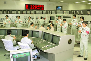 もんじゅ1兆円のサンクコスト、22年で250日間、1日の日当40億円、 維持に年200億円、1日5,500万円！