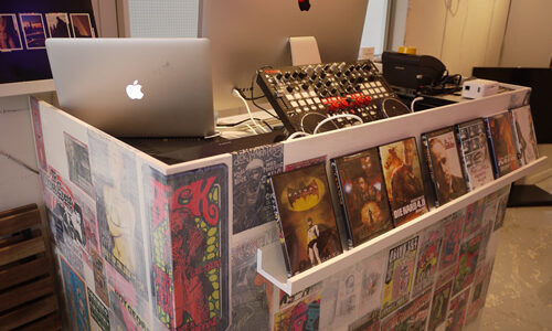 2013年8月16日（金）21:00〜 オトナのロックDJナイト　ギター持ち込みナイト！！シリコンカフェ麻布十番