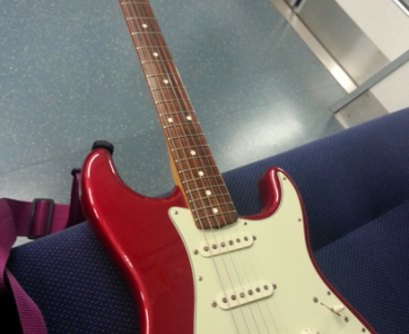 fender社シリアルチェック