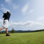 ゴルフ人口  5人に1人は65歳以上  ゴルフ場倒産リーマンショック上回る のべ利用者は年間8655万人