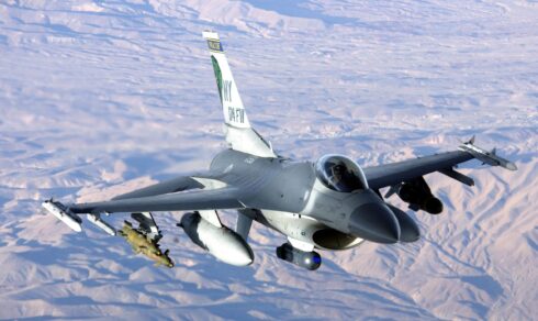 F16