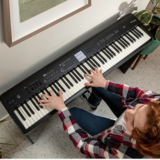 Roland FP-E50 はボーカルエフェクタがついたデジタルピアノ　